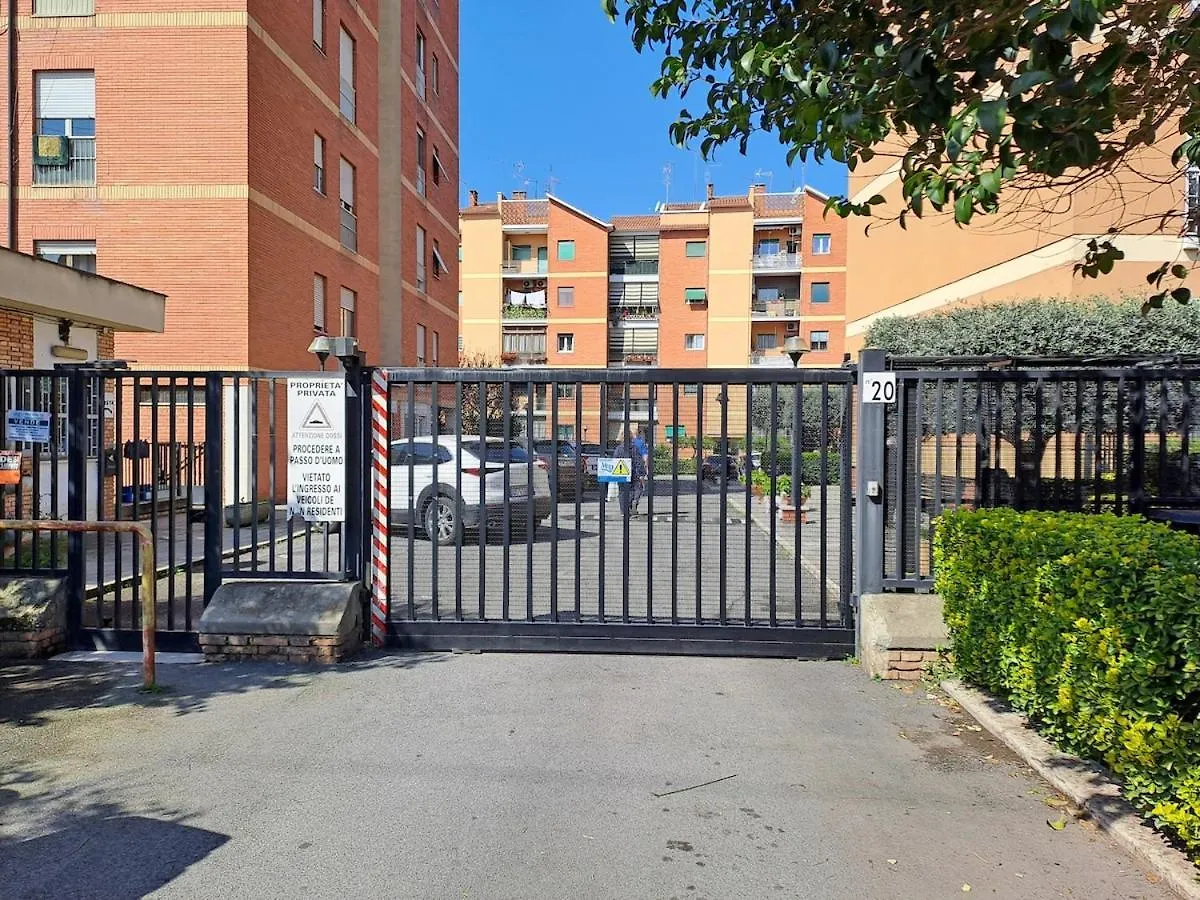 Torre Spaccata Apartment For 6 With Parking Rome